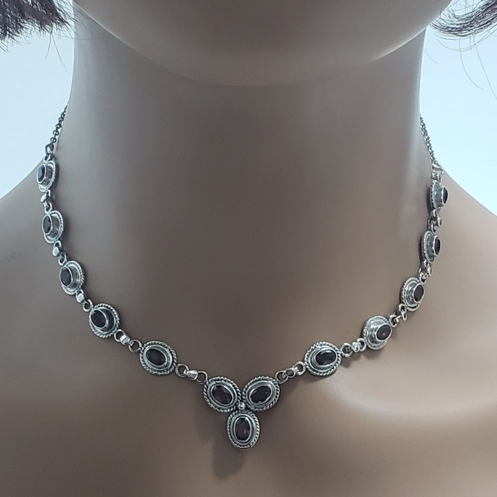 Vintage Garnet Necklace in 925 Silver